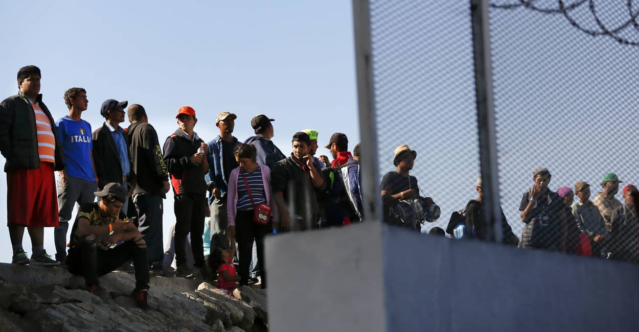 Trước Trump, ba tổng thống Mỹ từng ra lệnh đóng của biên giới Mexico
