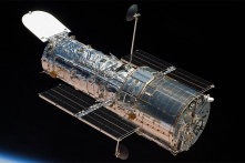 Kính viễn vọng Hubble bị hỏng, chưa ai sửa chữa vì chính phủ Mỹ đóng cửa