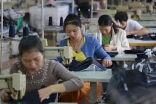 Ảnh hưởng thương chiến: 25% dây chuyền sản xuất trang phục thể thao tại TQ phải ‘đắp chiếu’