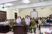 Sau Sơn La, Hà Giang hoãn xử vụ gian lận điểm thi vì vắng 122 người